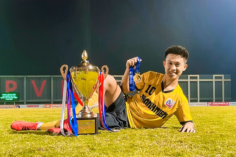 Cầu thủ trẻ quê Hà Tĩnh thử việc tại La Liga?