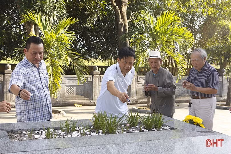 Khu di tích Nguyễn Du tiếp nhận 150 bộ tranh tứ bình về Truyện Kiều