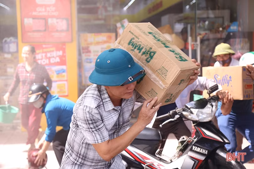 Thực tập phương án chữa cháy và cứu nạn, cứu hộ ở chợ Cày Thạch Hà