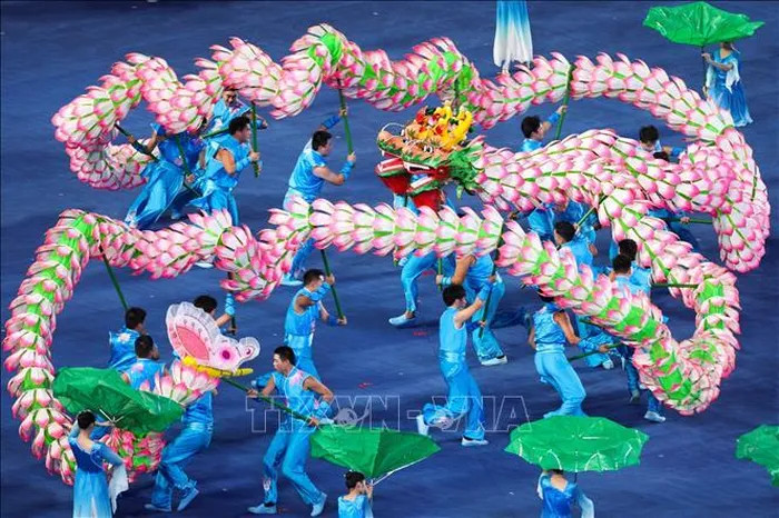 Lung linh đêm khai mạc ASIAD 2023 đậm sắc xanh ảnh 7 Lung linh đêm khai mạc ASIAD 2023 đậm sắc xanh