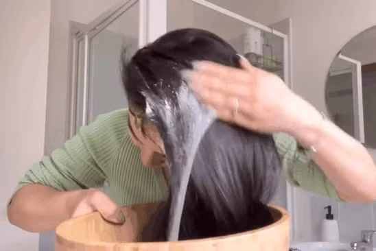 Chữ và nghĩa: Ả bán dầu bôi đầu nước lã