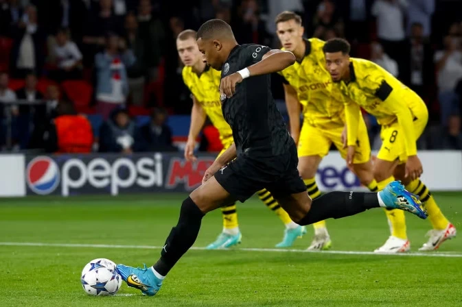 Mbappe giúp PSG thắng trận đầu Champions League