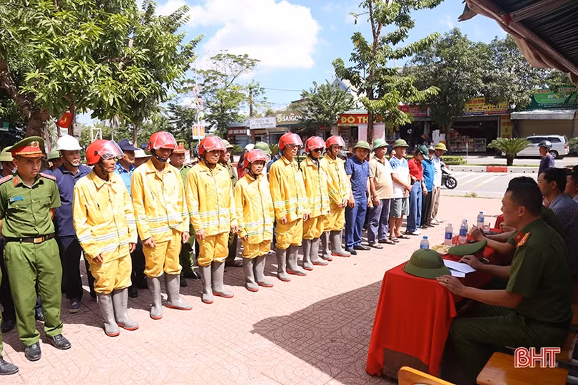 Thực tập phương án chữa cháy và cứu nạn, cứu hộ ở chợ Cày Thạch Hà