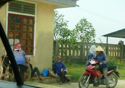 Chị em công nhân tại Sông Đà 27 không được phải bỏ tiền túi để đi khám bệnh Chị em công nhân tại Sông Đà 27 không được phải bỏ tiền túi để đi khám bệnh