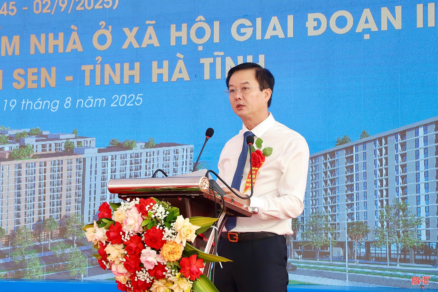 Phó Chủ tịch UBND tỉnh Trần Báu Hà phát biểu tại lễ khởi công.