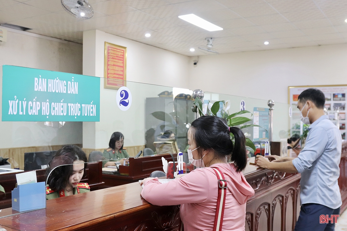 Người làm hộ chiếu, giấy thông hành tăng mạnh sau tết ở Hà Tĩnh