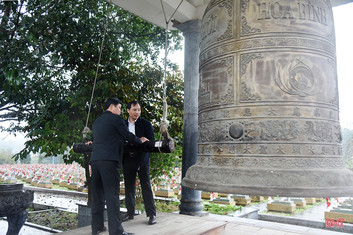 Lãnh đạo tỉnh dâng hương tưởng niệm Bí thư Tỉnh ủy đầu tiên của Hà Tĩnh và các địa chỉ đỏ tại Nghệ An