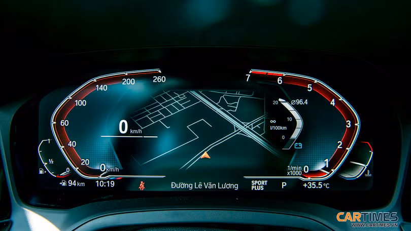 Gần 2,4 tỷ đồng, BMW 330i M Sport tại Việt Nam trang bị những gì?