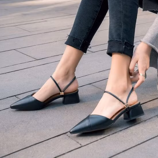 Các kiểu giày đế thấp cho chị em văn phòng không thể bỏ qua