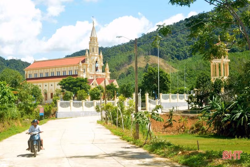 Xã vùng biên Hà Tĩnh trút bỏ “chiếc áo” đói nghèo