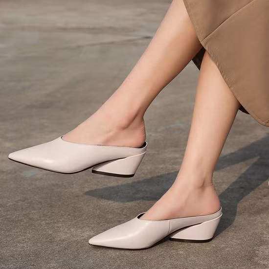 Các kiểu giày đế thấp cho chị em văn phòng không thể bỏ qua