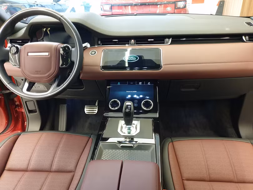 Cận cảnh Range Rover Evoque 2020 vừa về Việt Nam, giá 3,68 tỷ đồng