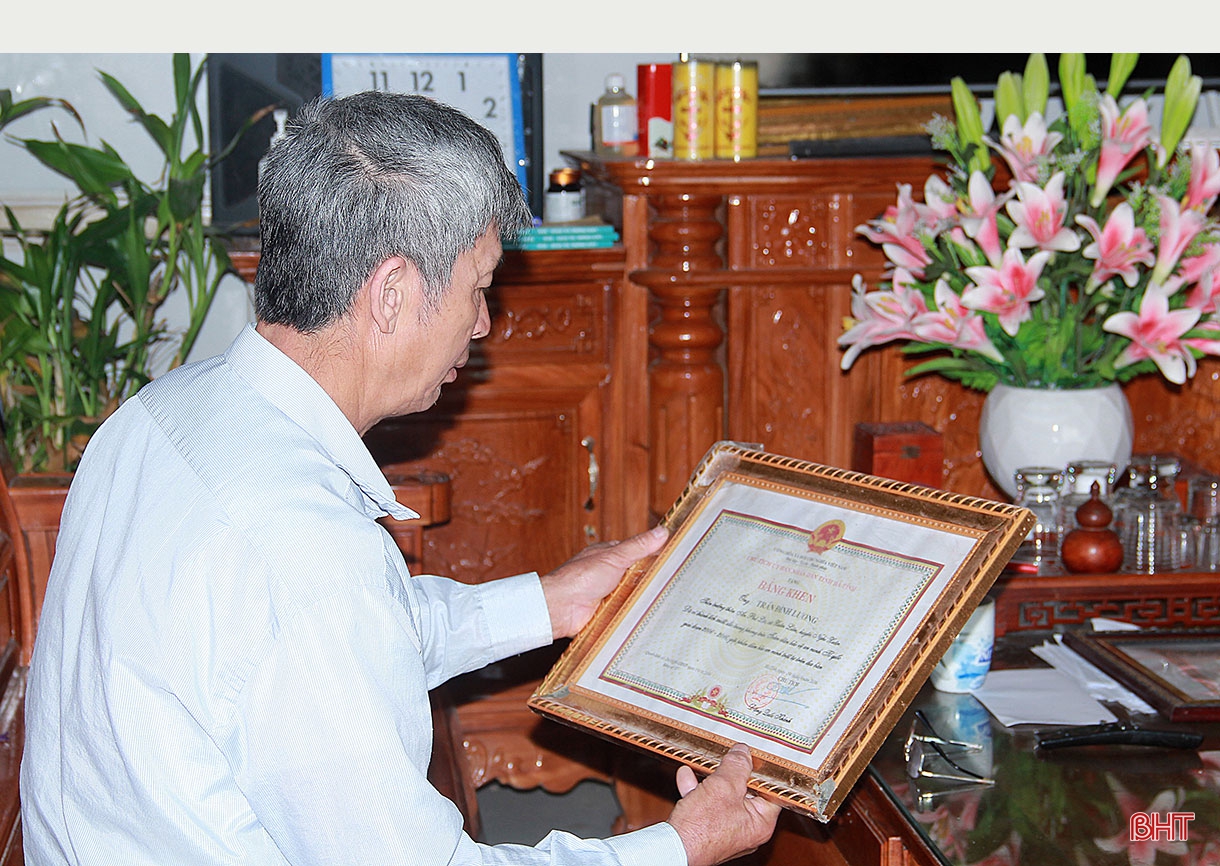 Trưởng thôn vùng giáo ở Hà Tĩnh 35 năm “vác tù và hàng tổng”