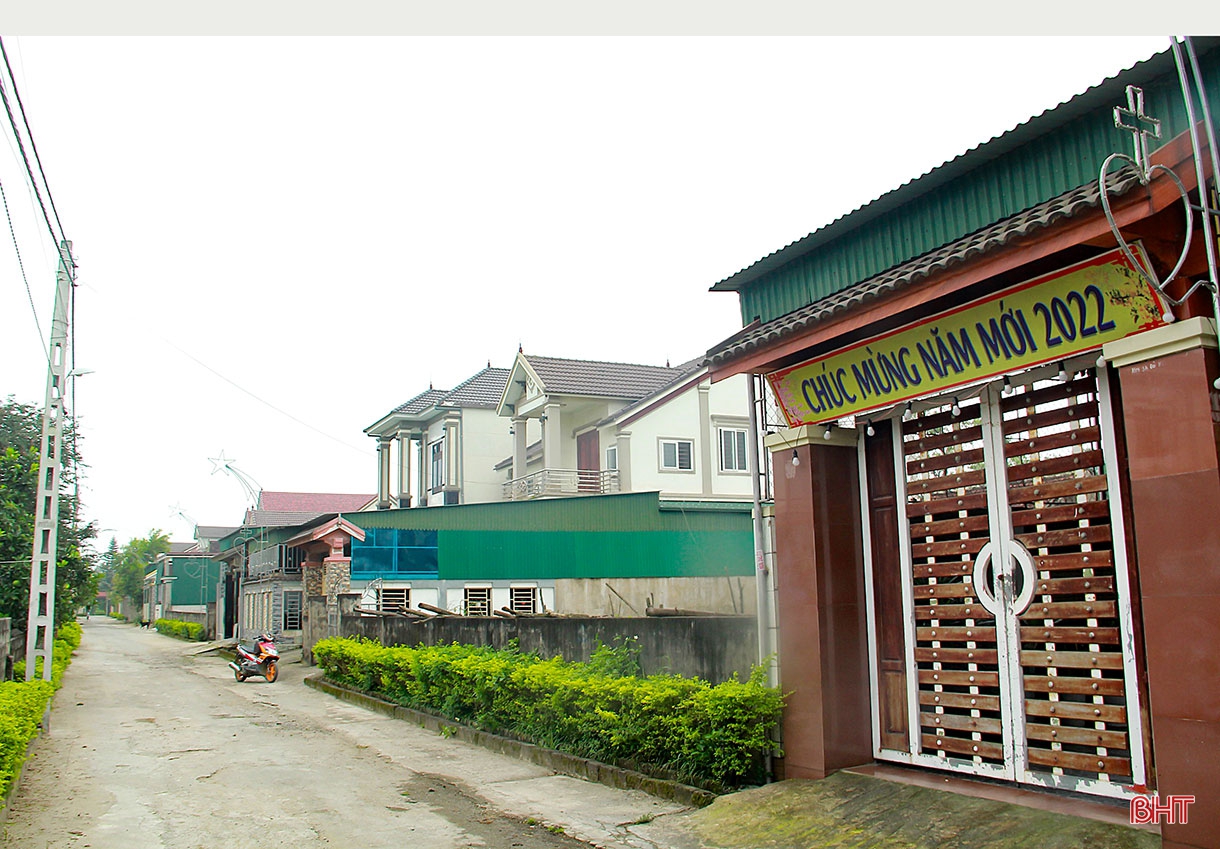 Trưởng thôn vùng giáo ở Hà Tĩnh 35 năm “vác tù và hàng tổng”