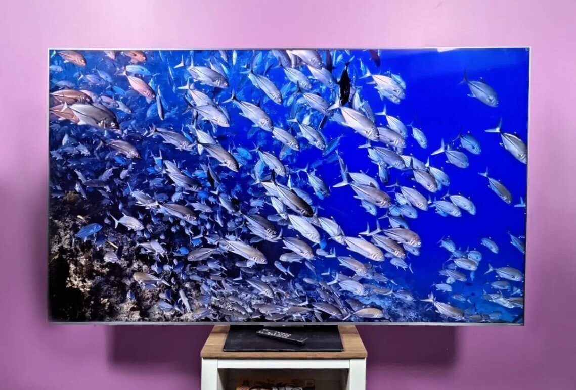 TV TCL QM8L.