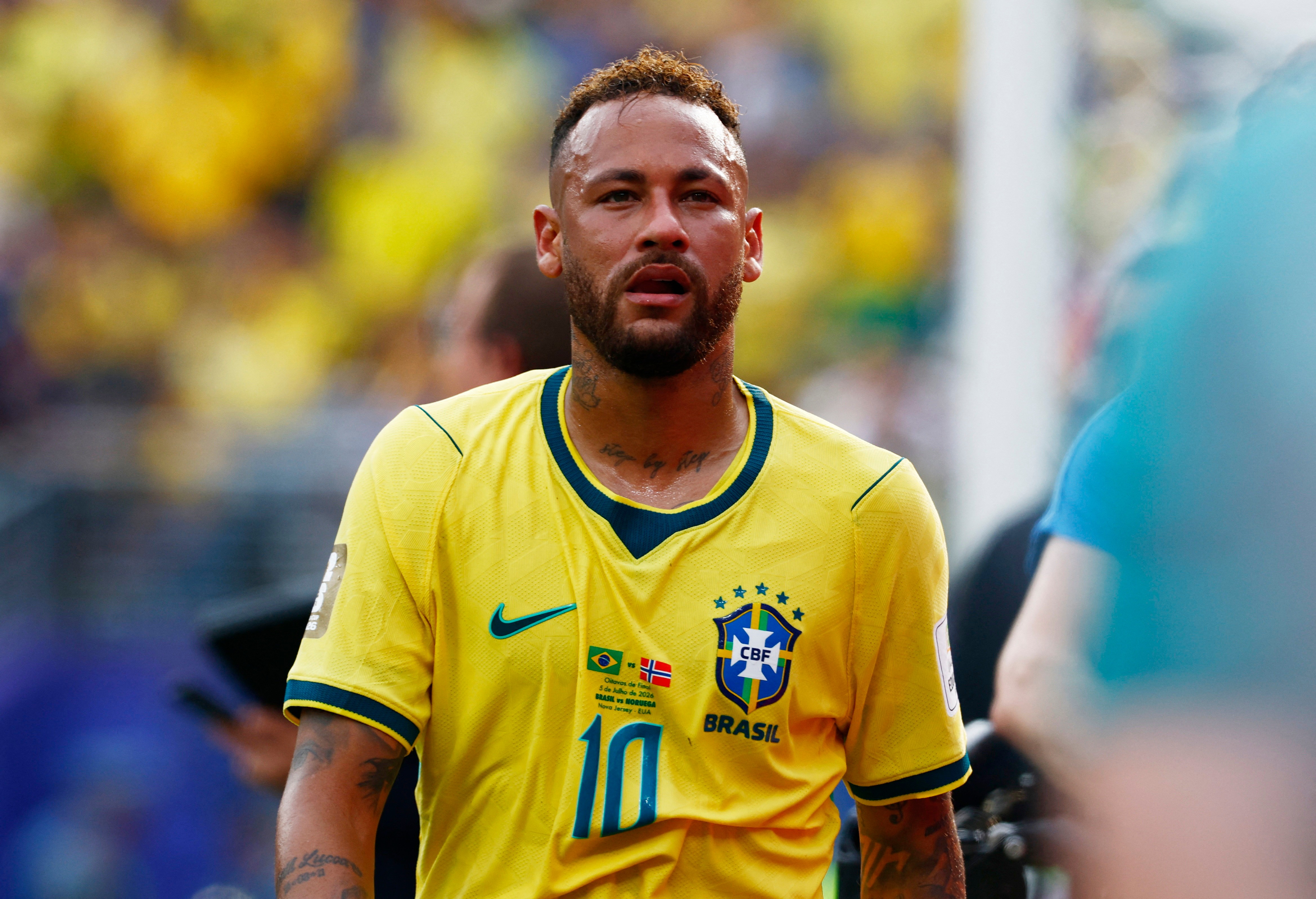 4. Neymar: World Cup 2026 của Neymar là một nốt trầm cay đắng khi anh phải loay hoay với những vấn đề liên quan đến chấn thương. Dù đóng góp một bàn trên chấm 11 m ở cuộc chạm trán Na Uy tại vòng 16 đội hôm 6/7, ngôi sao mang áo số 10 không thể giúp Brazil ngược dòng và phải chấp nhận thất bại với tỷ số chung cuộc 1-2.