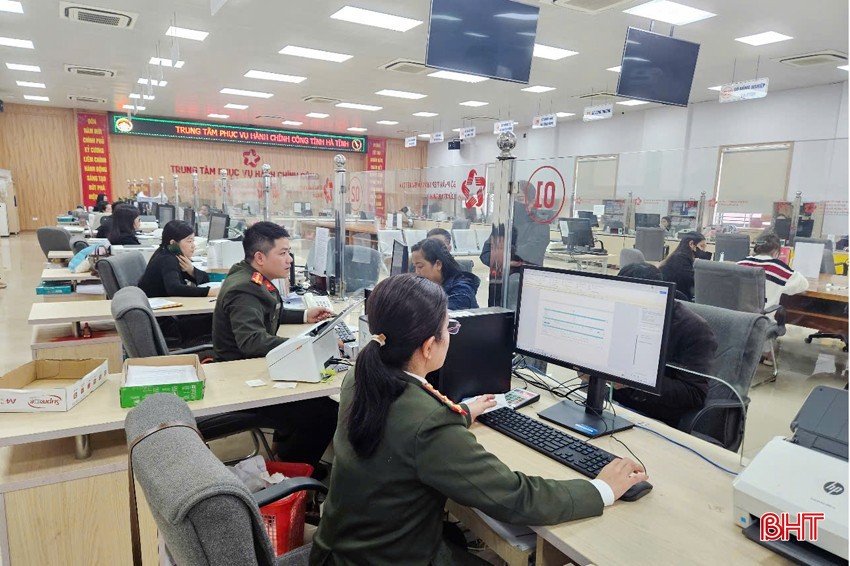 Sau sắp xếp bộ máy, các sở, ngành đi vào vận hành thông suốt, việc giải quyết các thủ tục hành chính cho người dân được thực hiện kịp thời.