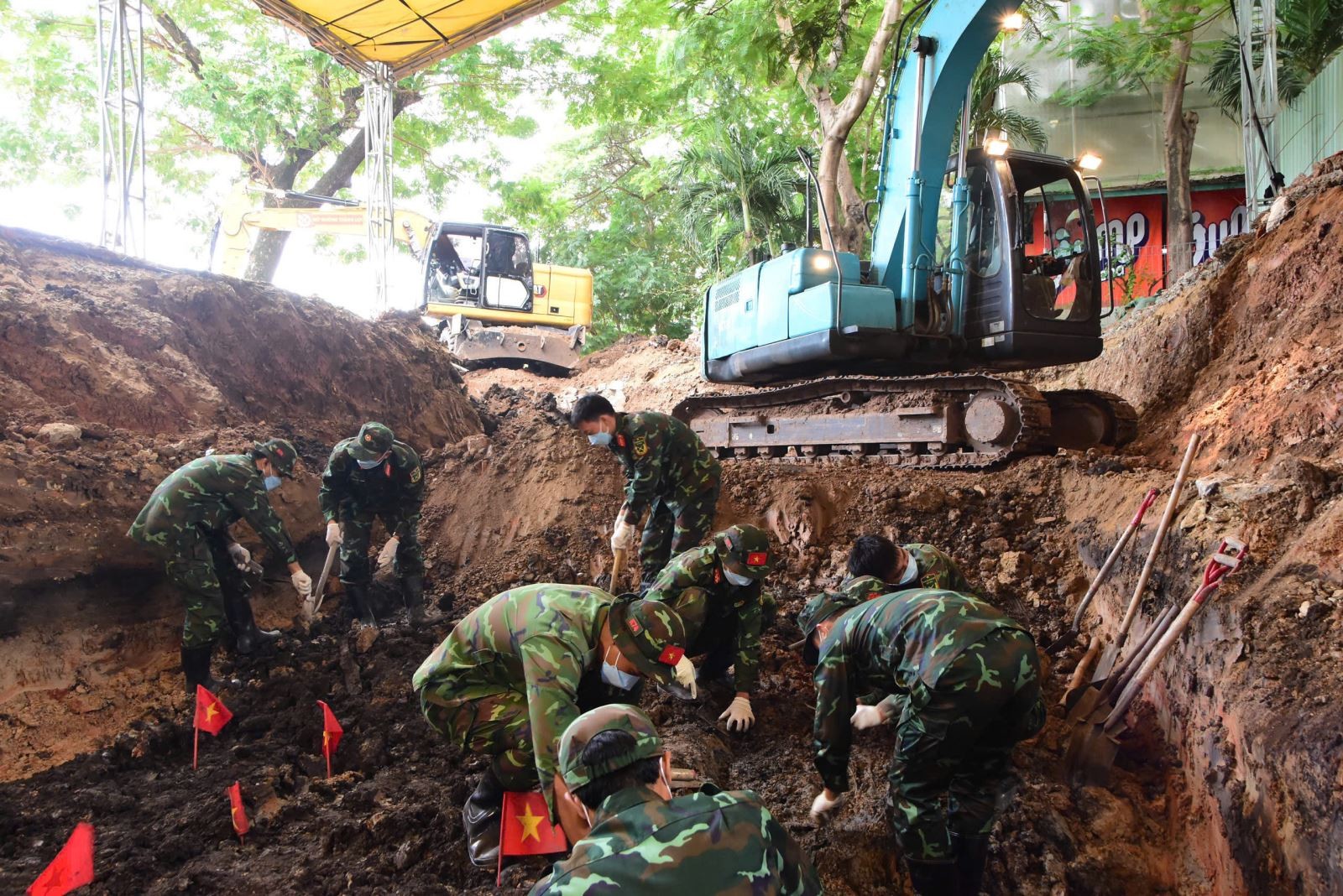 Phát hiện thêm 24 hài cốt liệt sĩ tại Công viên Lê Thị Riêng trong ngày 16/8.