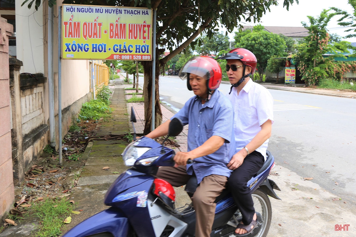 “Khuyết tật về mắt không phải là bất hạnh mà chỉ là sự bất tiện mà thôi...”