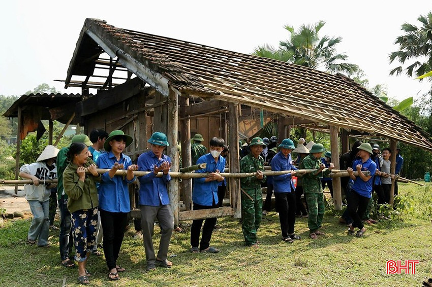 Các lực lượng chung tay hỗ trợ xoá nhà tạm, nhà dột nát cho hộ nghèo, hộ cận nghèo và các đối tượng chính sách bqbht_br_0z6593098803950-c814434c983d47e8f364a7ac2eb8f3d9.jpg