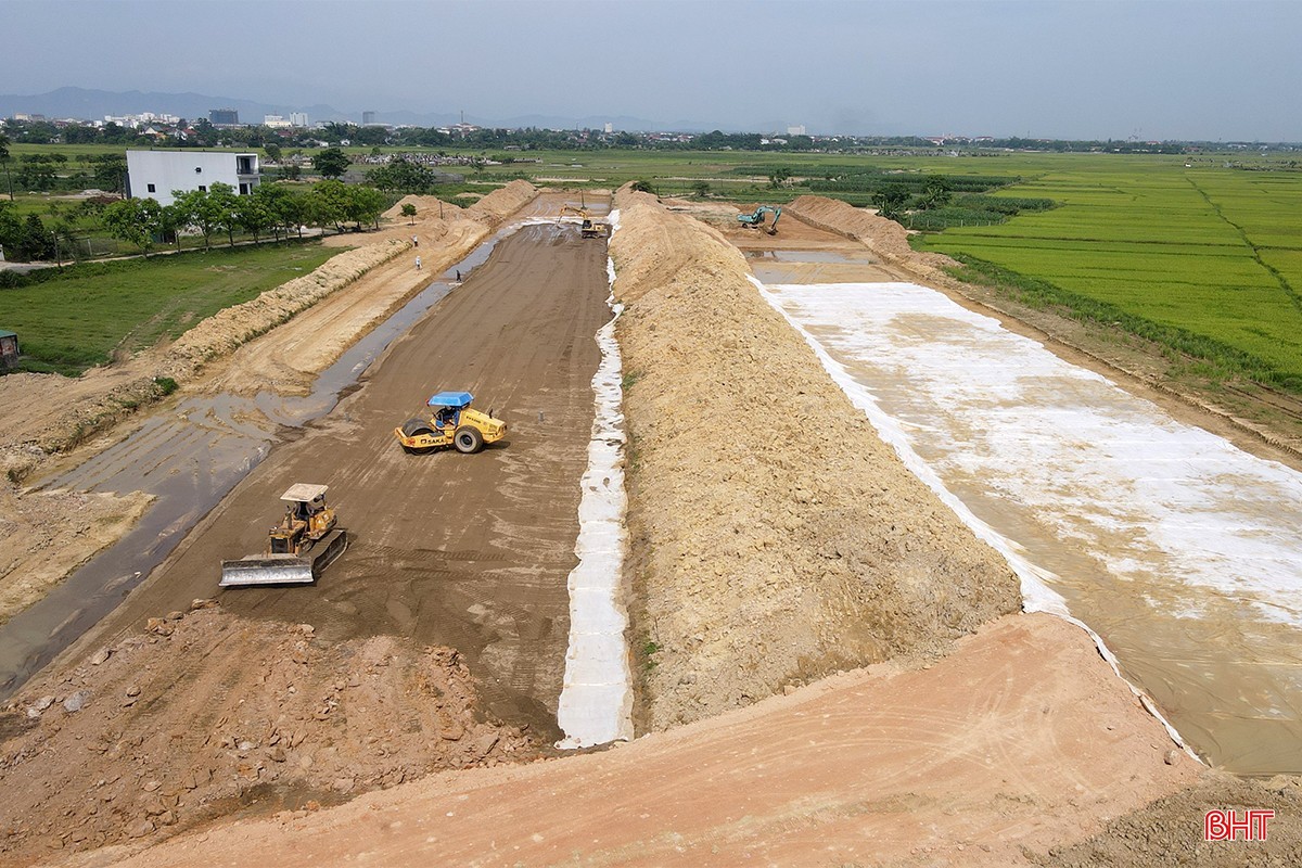 Dự án đường Xô Viết Nghệ Tĩnh kéo dài về phía Đông tiến độ thi công khá chậm do chưa có đủ mặt bằng sạch. Ảnh: Văn Đức. du-dan-duong-xo-viet-nghe-tinh-keo-dai-8.jpg