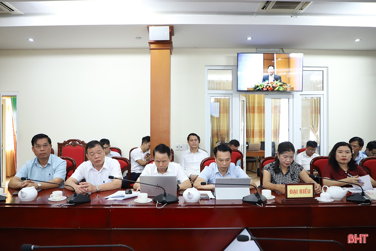 Lãnh đạo sở, ban, ngành Hà Tĩnh tham dự hội nghị. bqbht_br_1.jpg