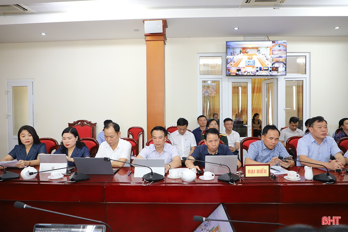 Đại biểu Hà Tĩnh tham dự cuộc làm việc. bqbht_br_5.jpg