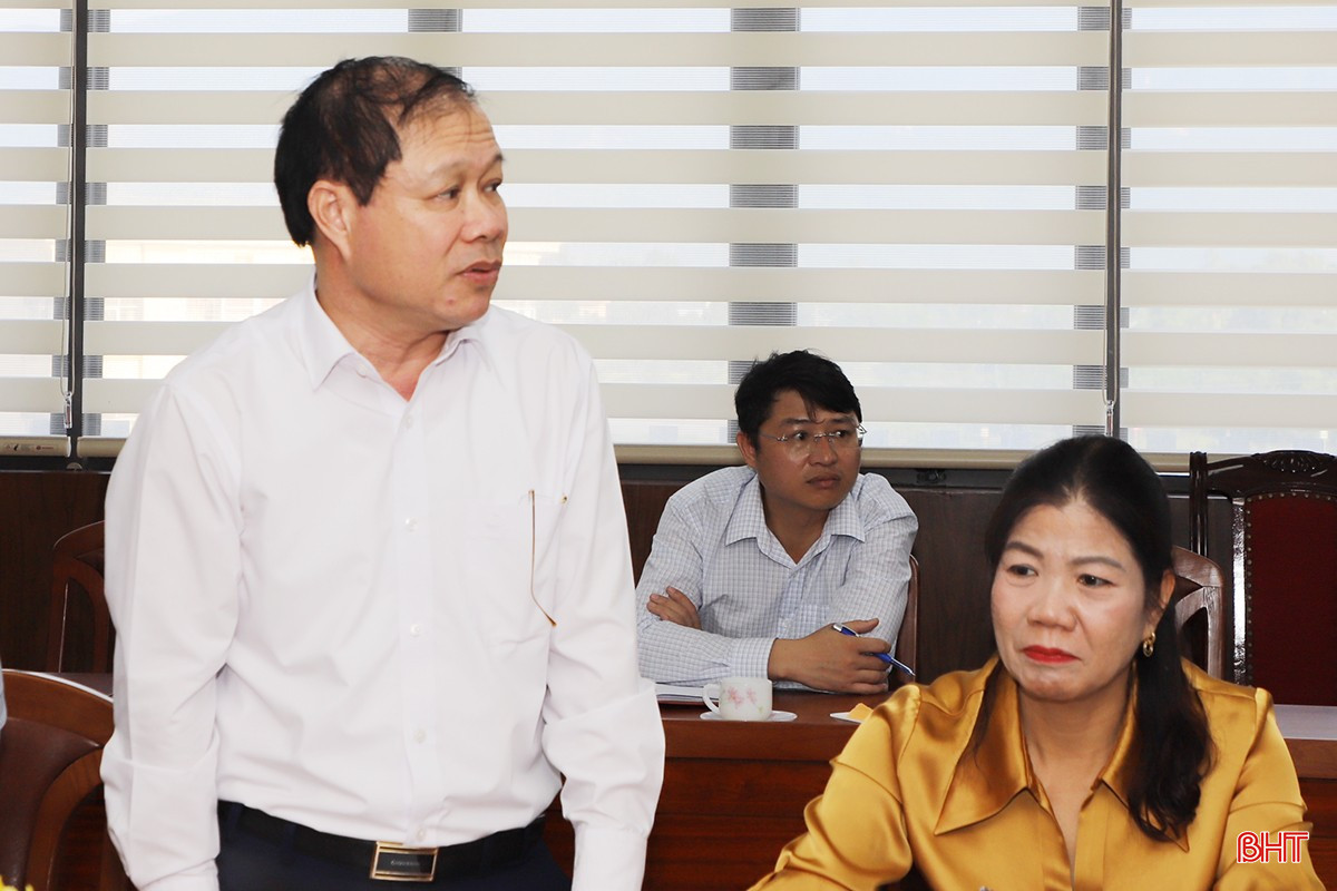 Bí thư Thị ủy Kỳ Anh Nguyễn Hoài Sơn báo cáo một số nội dung liên quan công tác giải phóng mặt bằng. bqbht_br_5.jpg