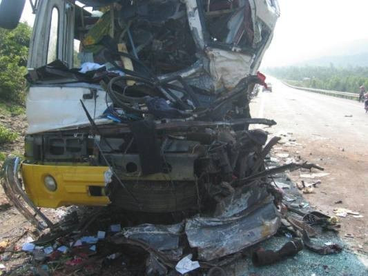 Hiện trường vụ tai nạn giao thông ngày 4-10 tại Kỳ Anh. Ảnh Vũ Viễn