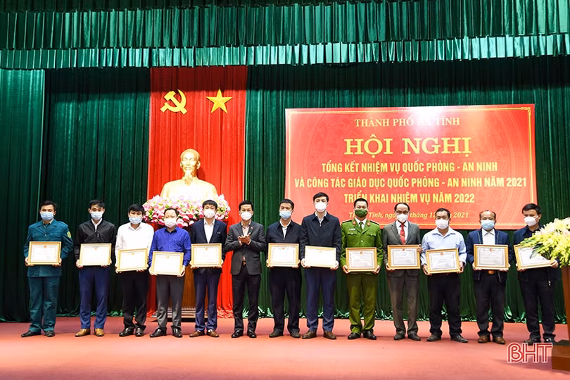 TP Hà Tĩnh: Gắn phát triển kinh tế với củng cố quốc phòng - an ninh