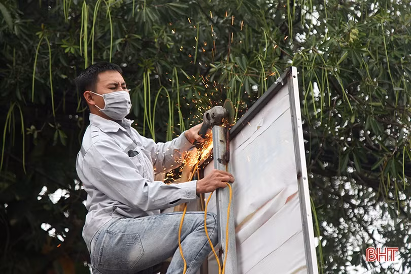 TP Hà Tĩnh ra quân “giải phóng” vỉa hè ở cửa ngõ phía Nam 