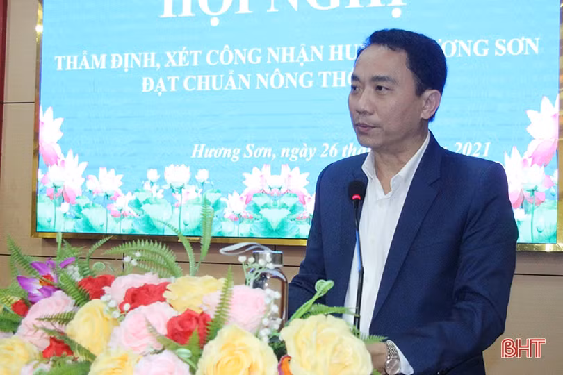 Trình thẩm định công nhận huyện Hương Sơn đạt chuẩn nông thôn mới