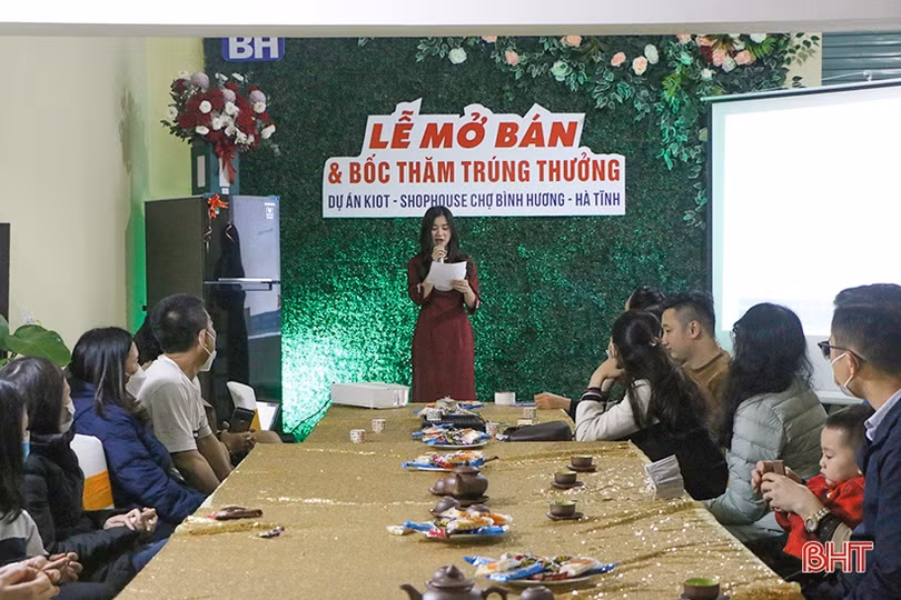 Khách hàng mua shophouse Chợ Bình Hương trúng xe SH 79,5 triệu đồng