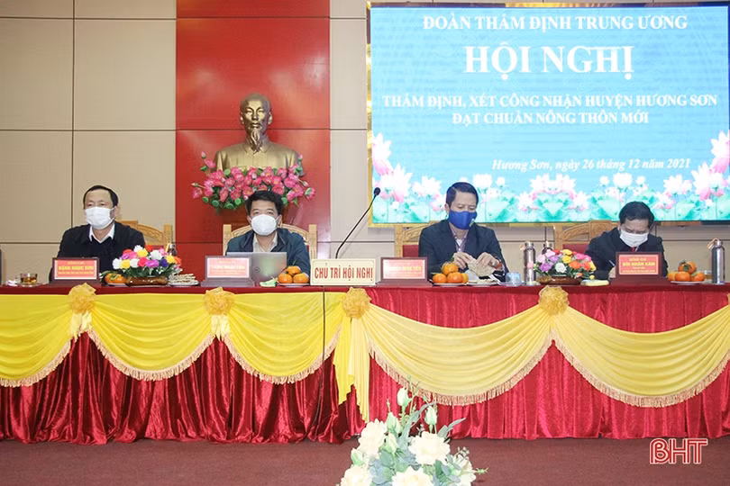 Trình thẩm định công nhận huyện Hương Sơn đạt chuẩn nông thôn mới