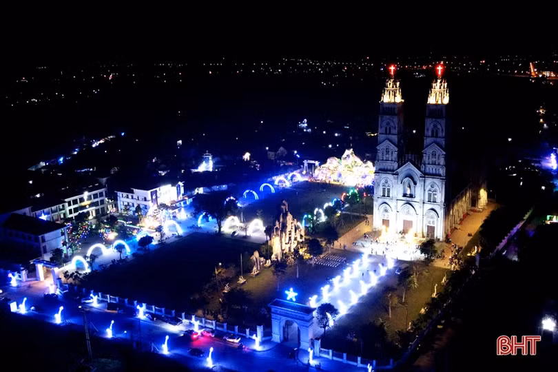 Các nhà thờ ở Hà Tĩnh lung linh trước lễ Giáng sinh