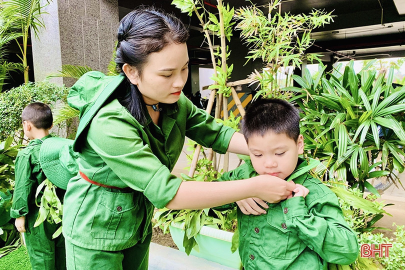 Bé mầm non Trí Đức hóa thân thành những chiến sỹ nhí