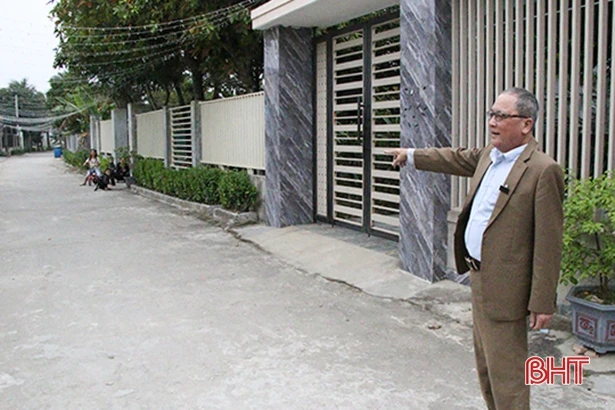 Trưởng thôn vùng giáo ở Hà Tĩnh hăng say với việc làng, việc xã