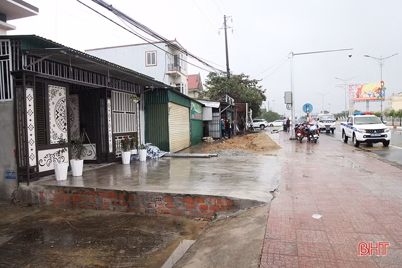 TP Hà Tĩnh ra quân “giải phóng” vỉa hè ở cửa ngõ phía Nam 
