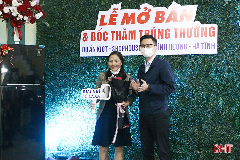Khách hàng mua shophouse Chợ Bình Hương trúng xe SH 79,5 triệu đồng
