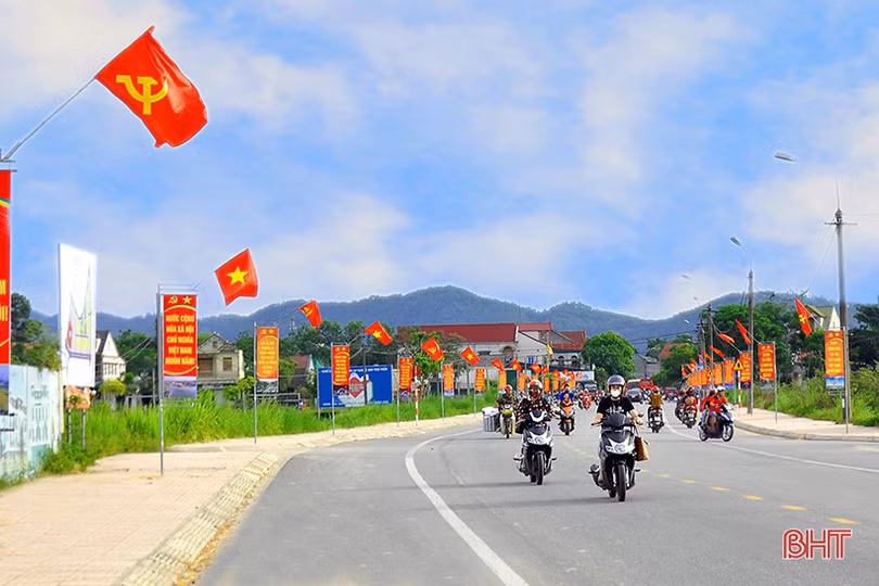 Hương Sơn chạm đích huyện nông thôn mới