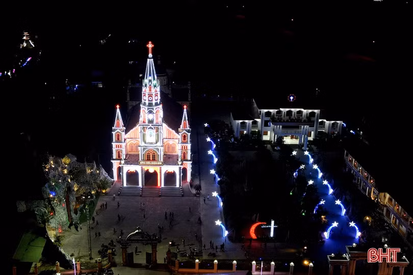 Các nhà thờ ở Hà Tĩnh lung linh trước lễ Giáng sinh