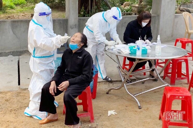 Test nhanh 2.104 người để sàng lọc nguy cơ, kiểm soát dịch