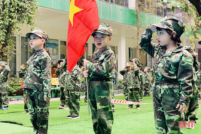 Bé mầm non Trí Đức hóa thân thành những chiến sỹ nhí