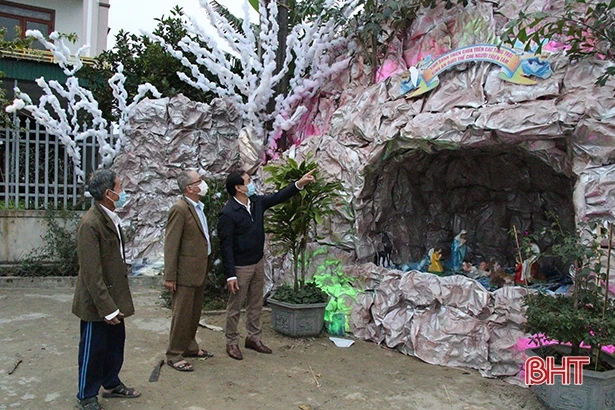 Trưởng thôn vùng giáo ở Hà Tĩnh hăng say với việc làng, việc xã