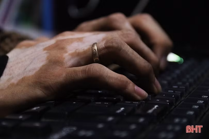 “Hành trình từ trái tim” - câu chuyện truyền cảm hứng của chàng trai khuyết tật Hà Tĩnh