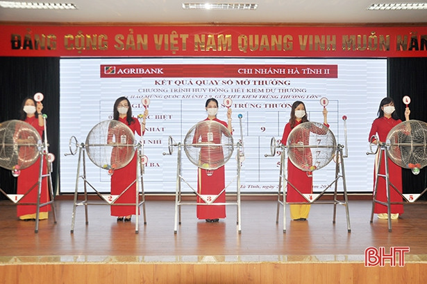 Agribank Hà Tĩnh II xác định khách hàng trúng thưởng ô tô Toyota Vios