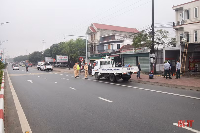 TP Hà Tĩnh ra quân “giải phóng” vỉa hè ở cửa ngõ phía Nam 