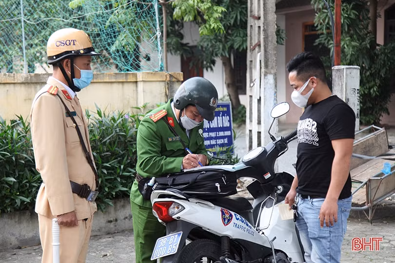 TP Hà Tĩnh: Nhiều phương tiện dừng đỗ sai quy định bị xử phạt