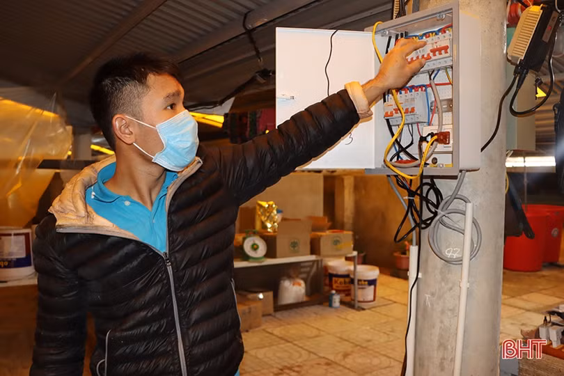 “Mục sở thị” mô hình nuôi tôm bằng công nghệ lọc tuần hoàn ở Hà Tĩnh