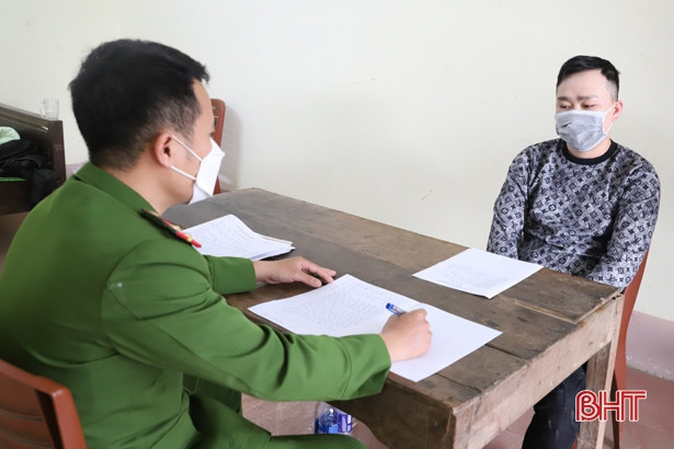 Khởi tố 3 đối tượng cho nhân viên ngân hàng chơi tiền ảo vay lãi nặng ảnh 6 Khởi tố 3 đối tượng cho nhân viên ngân hàng chơi tiền ảo vay lãi nặng